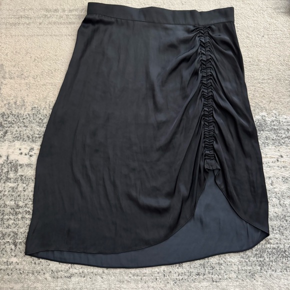 Like 🆕 Zadig & Voltaire black satiny ruched detail black skirt - Picture 2 of 9